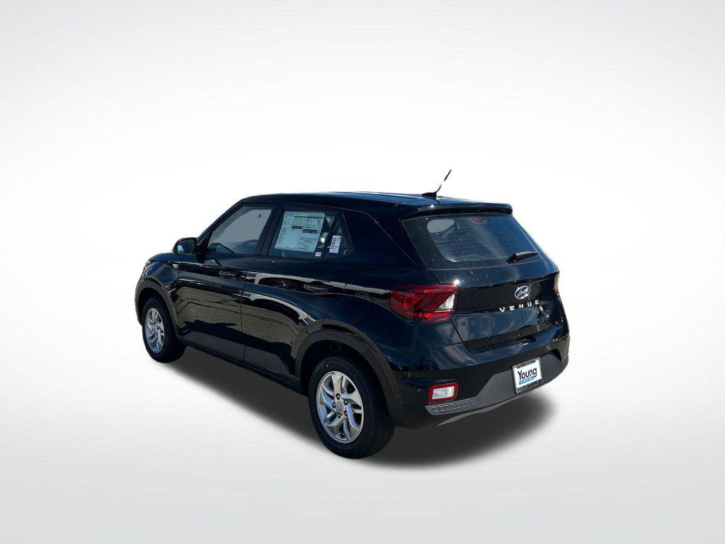 New 2026 Hyundai Venue SE FWD image 3