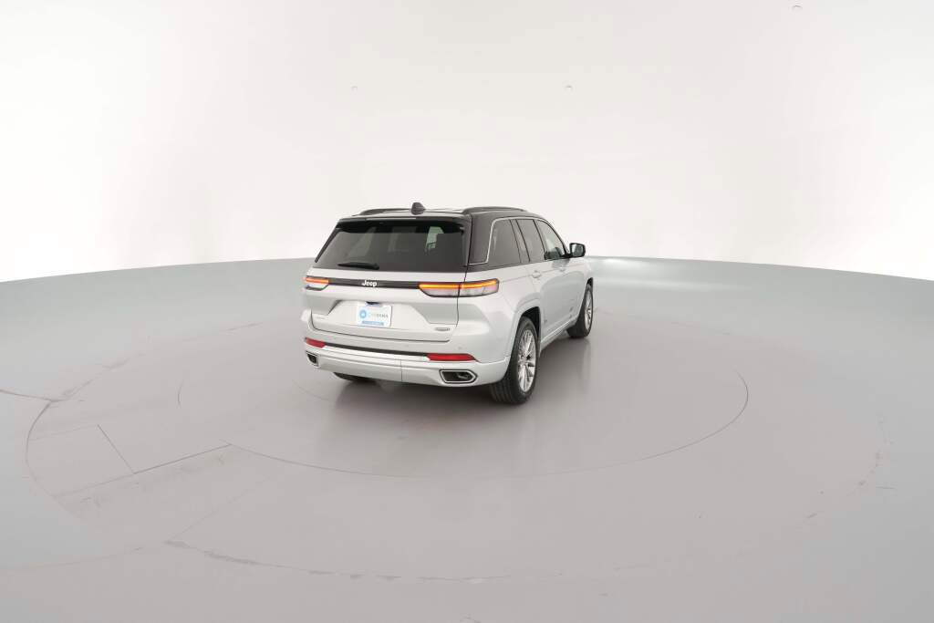 New 2025 Jeep Grand Cherokee Summit w/ Luxury Tech Group V image 11