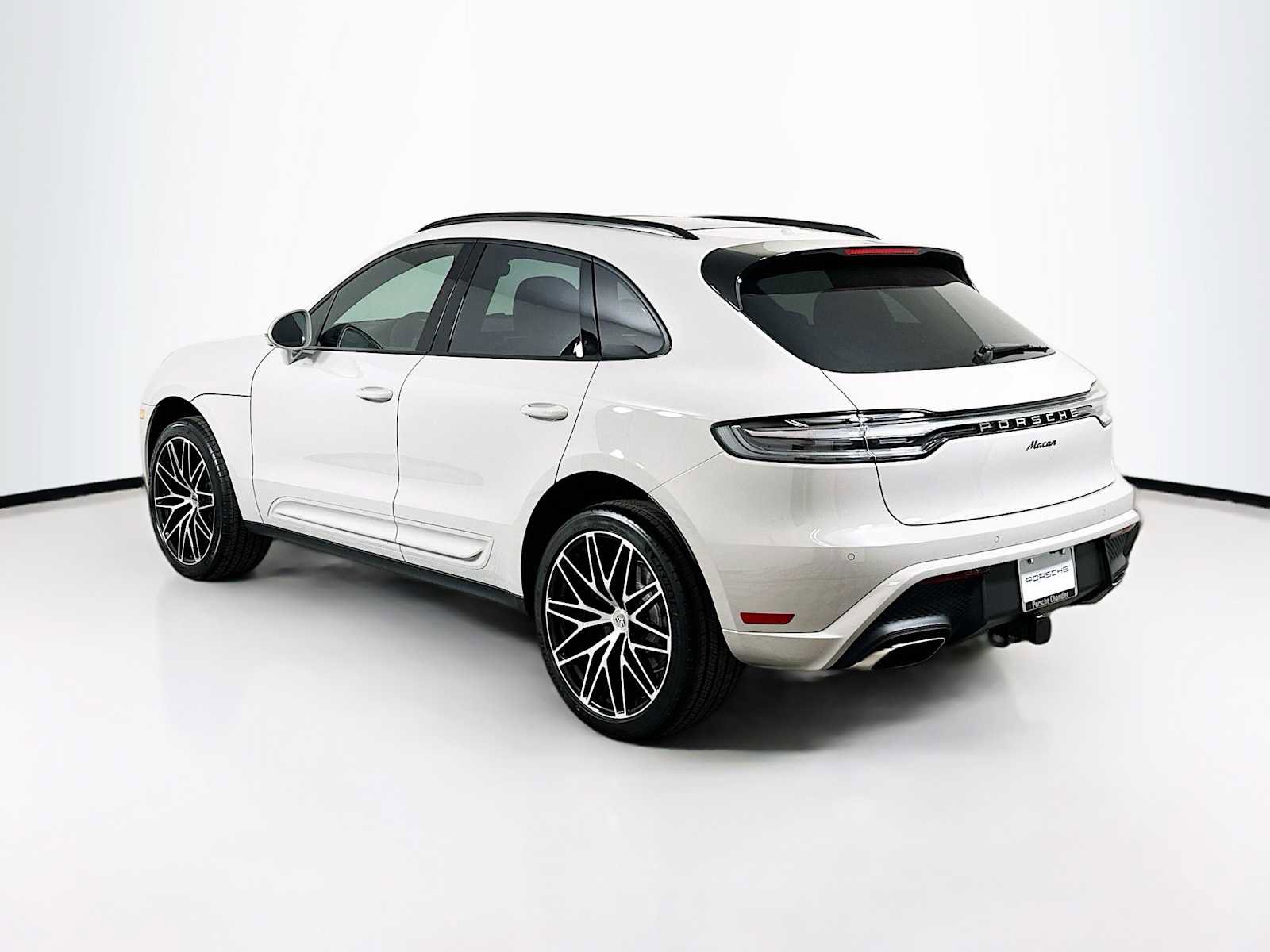 New 2025 Porsche Macan image 3