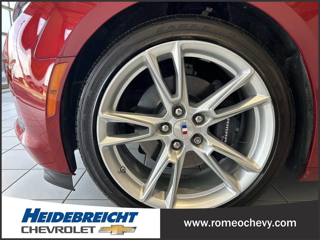 Used 2022 Chevrolet Camaro LT w/ Technology Package RWD image 7