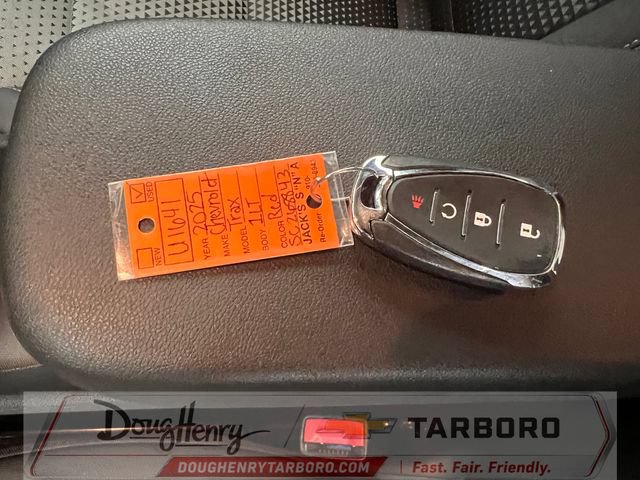 Used 2025 Chevrolet Trax LT FWD image 51
