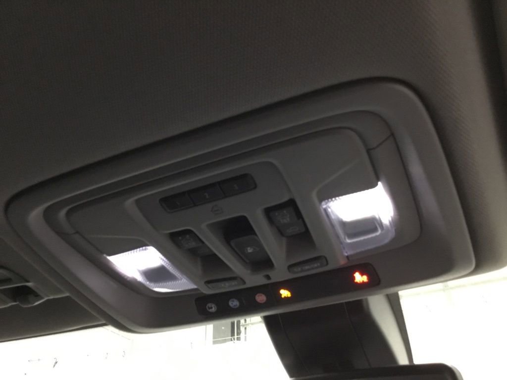 Used 2020 GMC Sierra 1500 SLT w/ SLT Premium Plus Package image 32