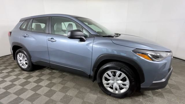 Used 2025 Toyota Corolla Cross L AWD/4WD video 2