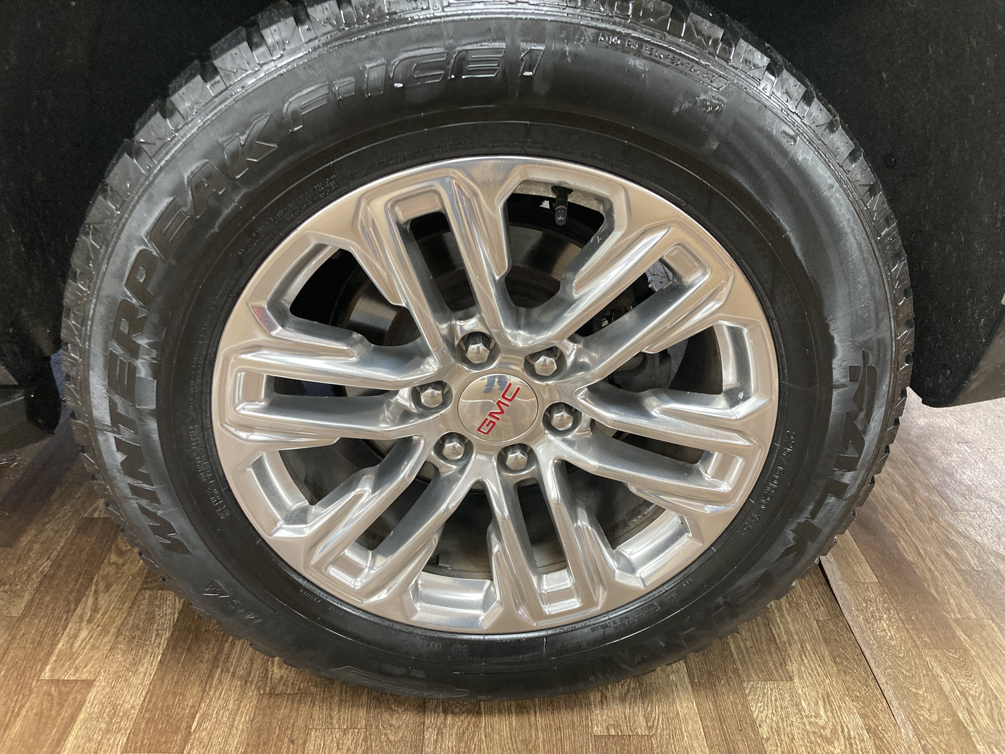 Used 2021 GMC Yukon SLT w/ SLT Premium Package AWD/4WD image 9