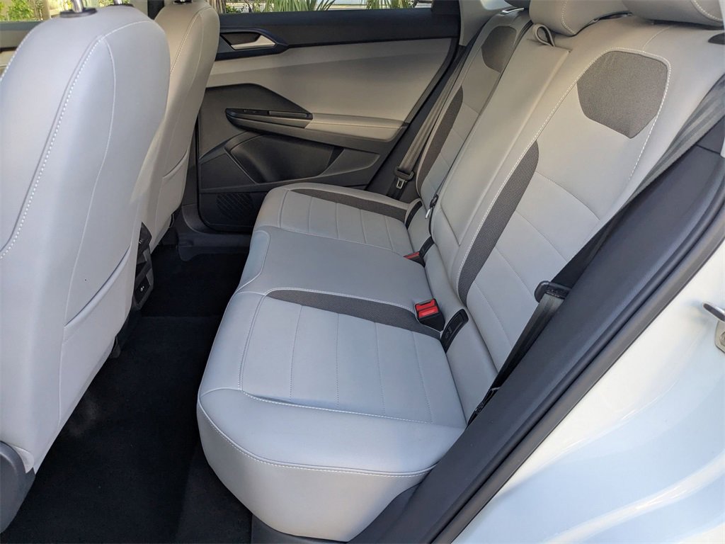 Used 2024 Volkswagen Taos SE image 21
