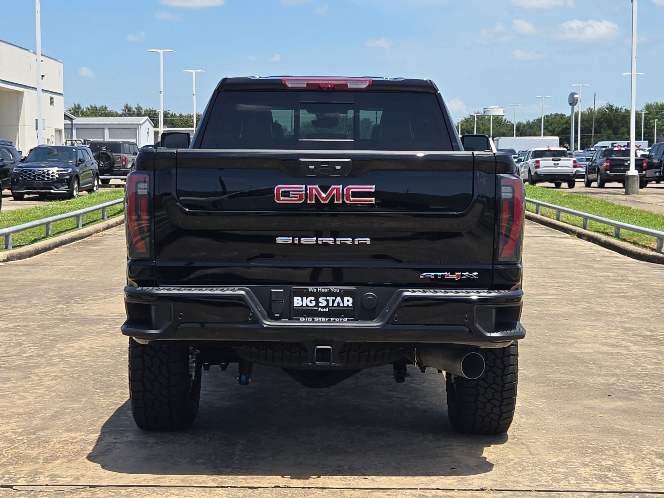 Used 2026 GMC Sierra 2500 AT4X AWD/4WD image 5