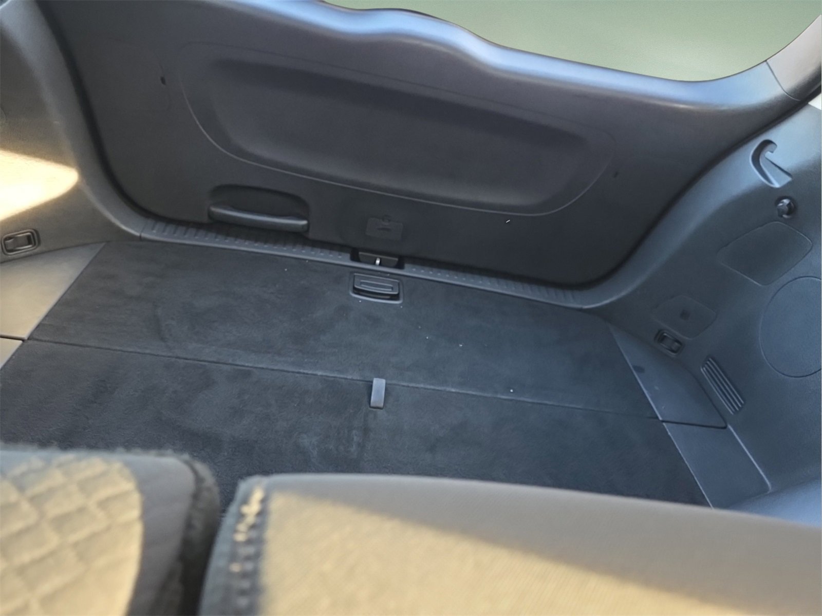 Used 2017 Kia Sorento LX w/ LX Convenience Package image 16