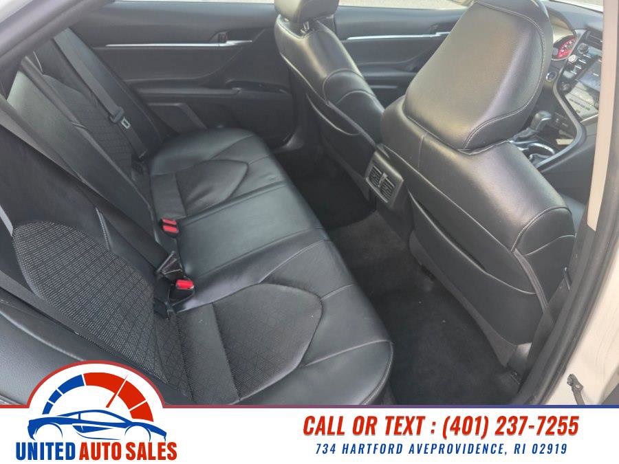 Used 2018 Toyota Camry XSE image 13