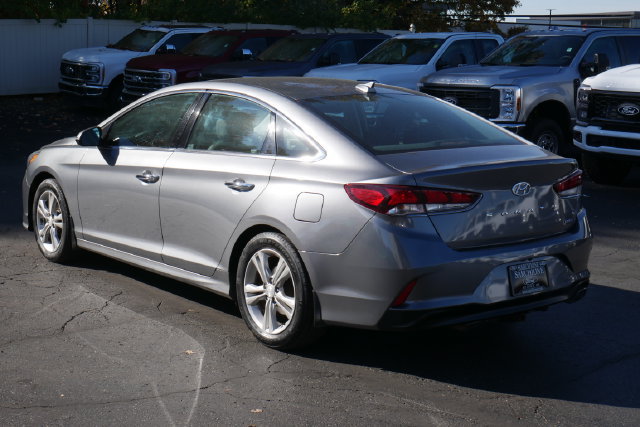 Used 2018 Hyundai Sonata Limited w/ Winter Weather Package FWD image 9