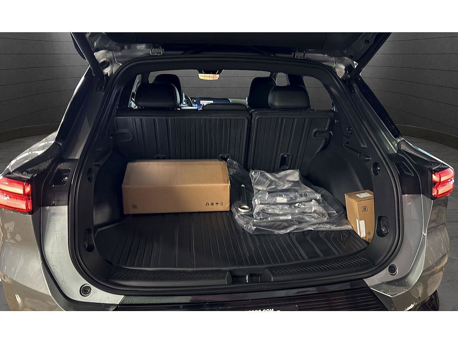 New 2026 Chevrolet Equinox EV LT image 28