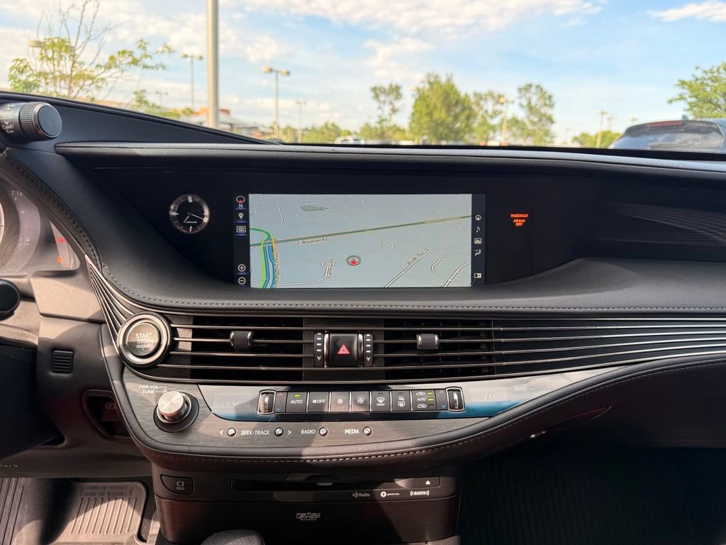 Used 2018 Lexus LS 500 F Sport w/ Accessory Package (Z2) AWD/4WD image 17