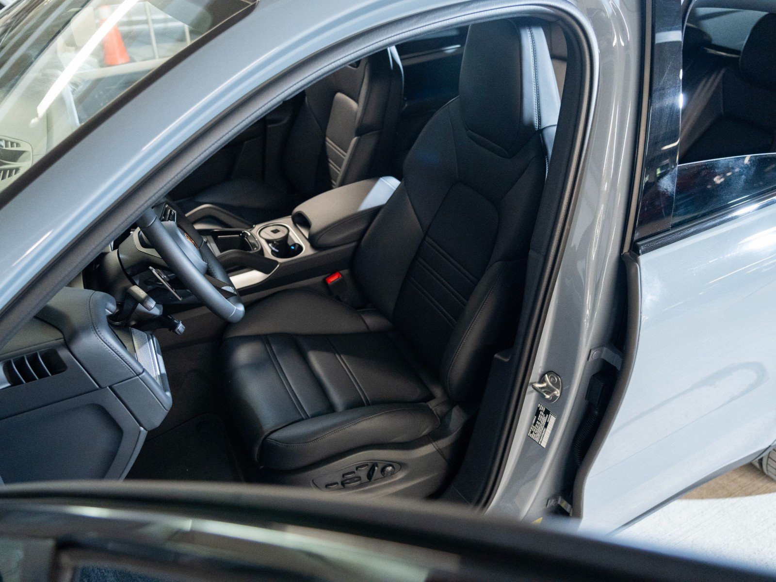 New 2026 Porsche Cayenne GTS AWD/4WD image 5