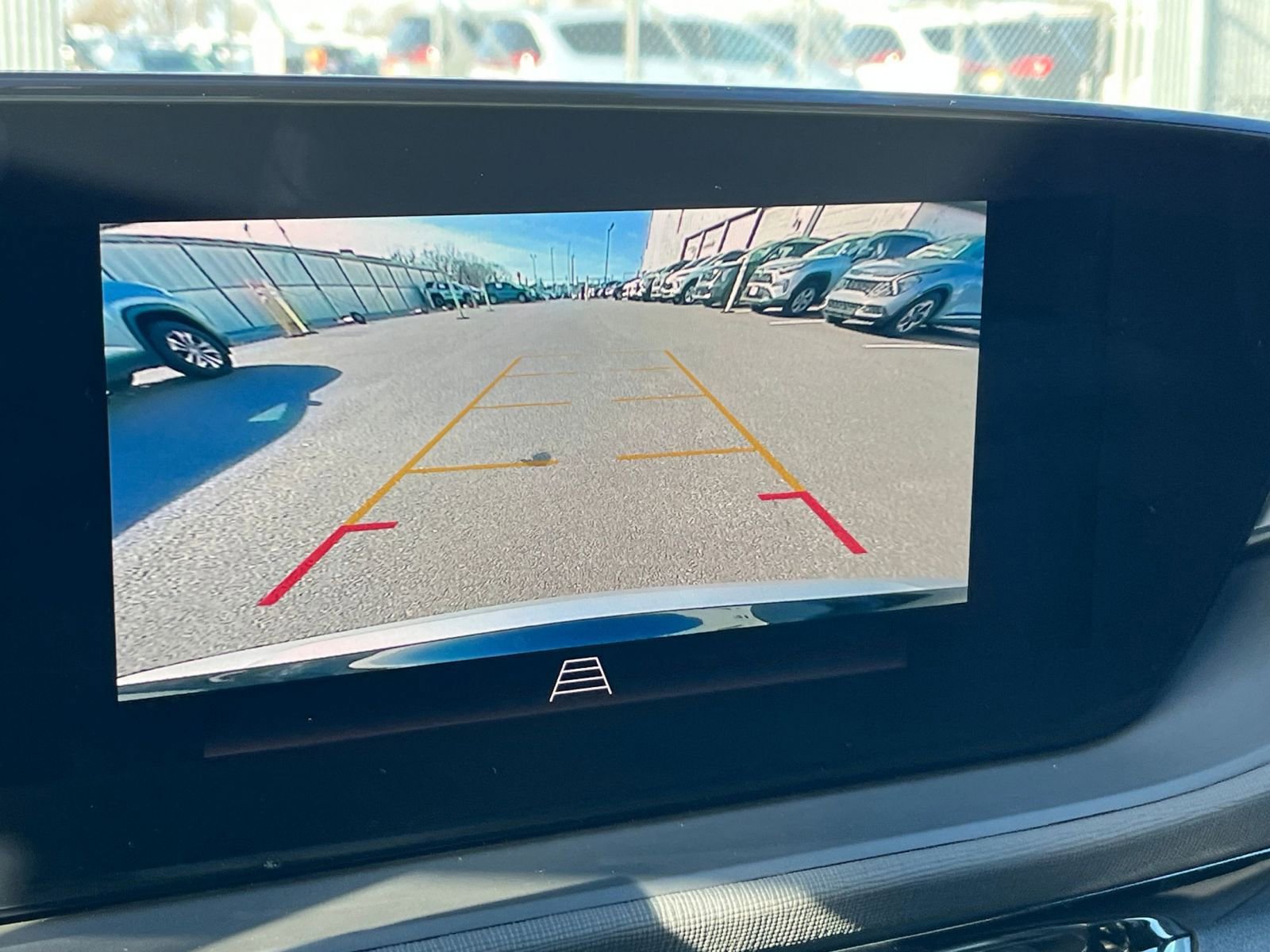 Used 2025 Buick Envista Sport Touring image 17