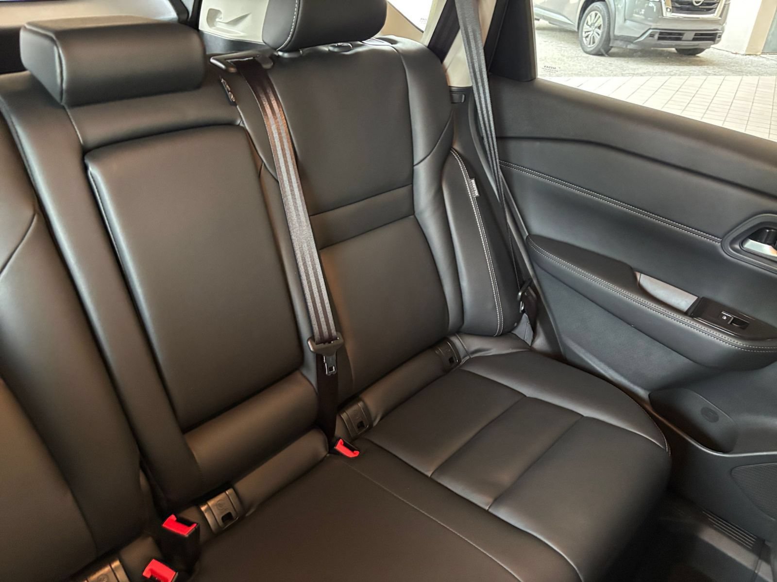 Used 2026 Nissan Rogue SL FWD image 40