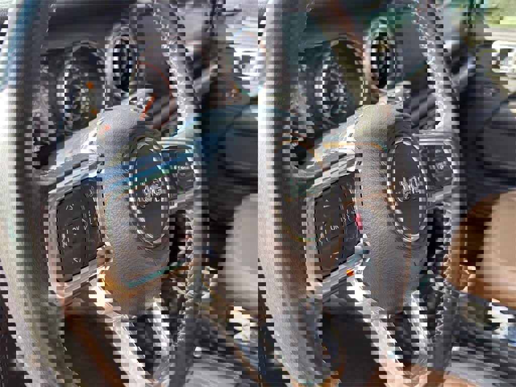 Used 2023 Jeep Wrangler Unlimited Rubicon w/ LED Lighting Group image 18