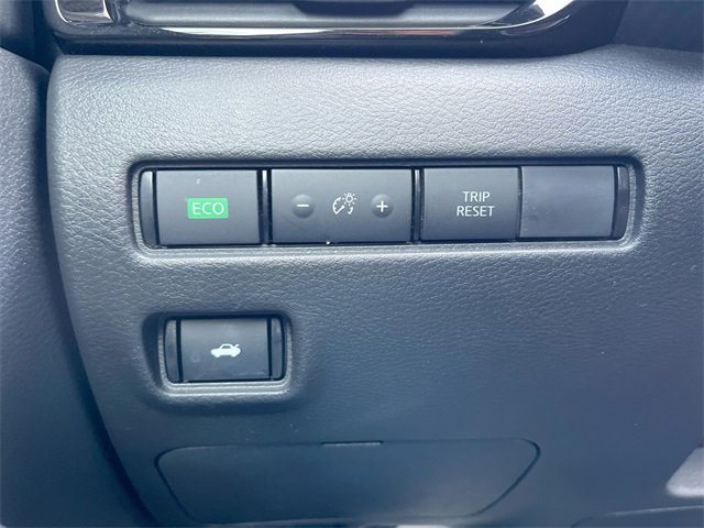 Used 2025 Nissan Sentra SV w/ Trunk Package image 17