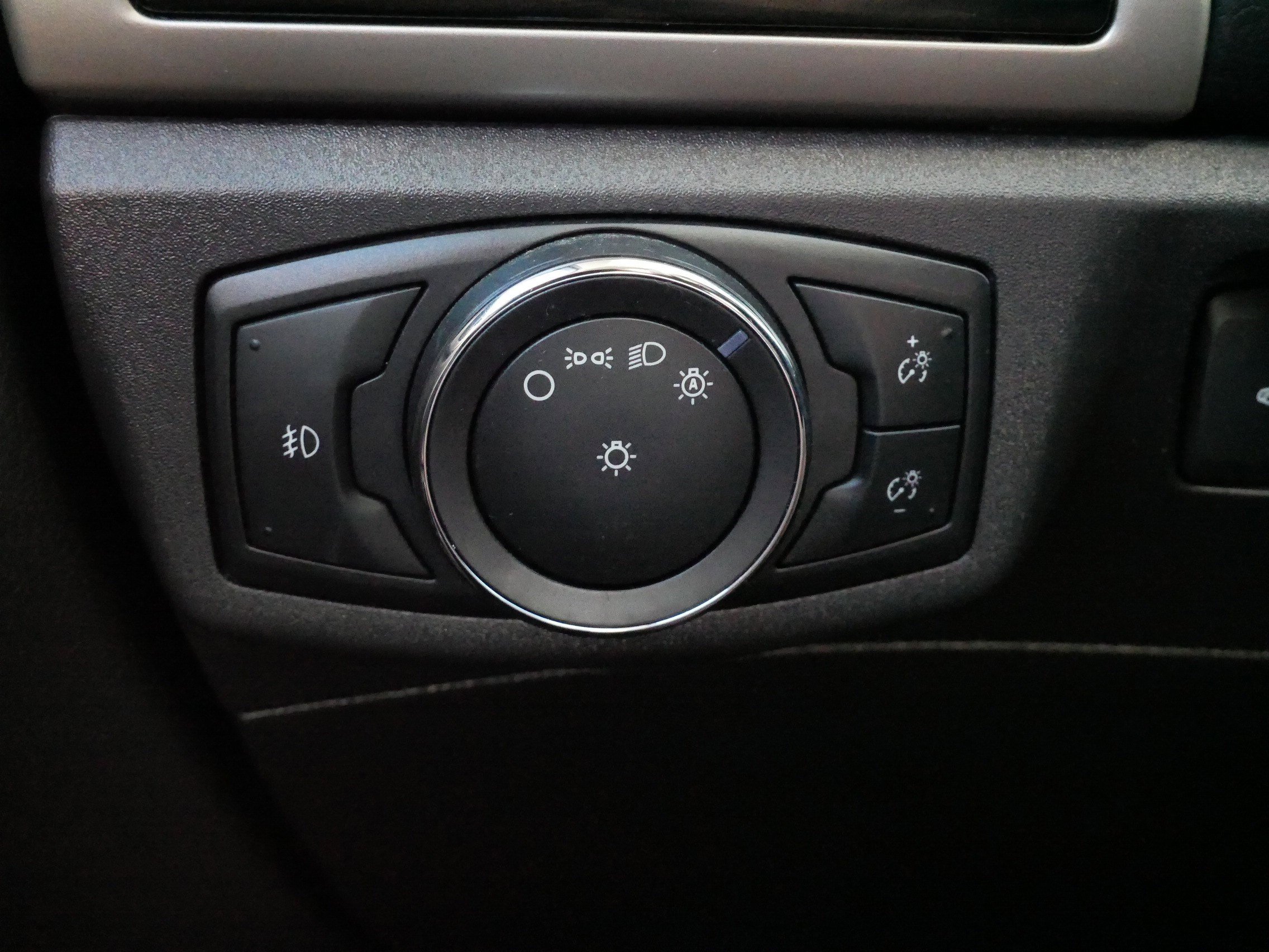 Used 2016 Ford Fusion SE w/ Equipment Group 202A FWD image 26