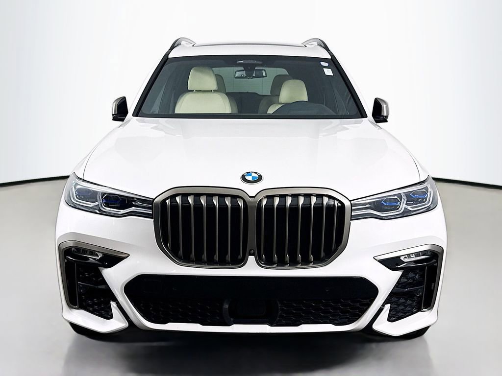 Used 2022 BMW X7 M50i image 2