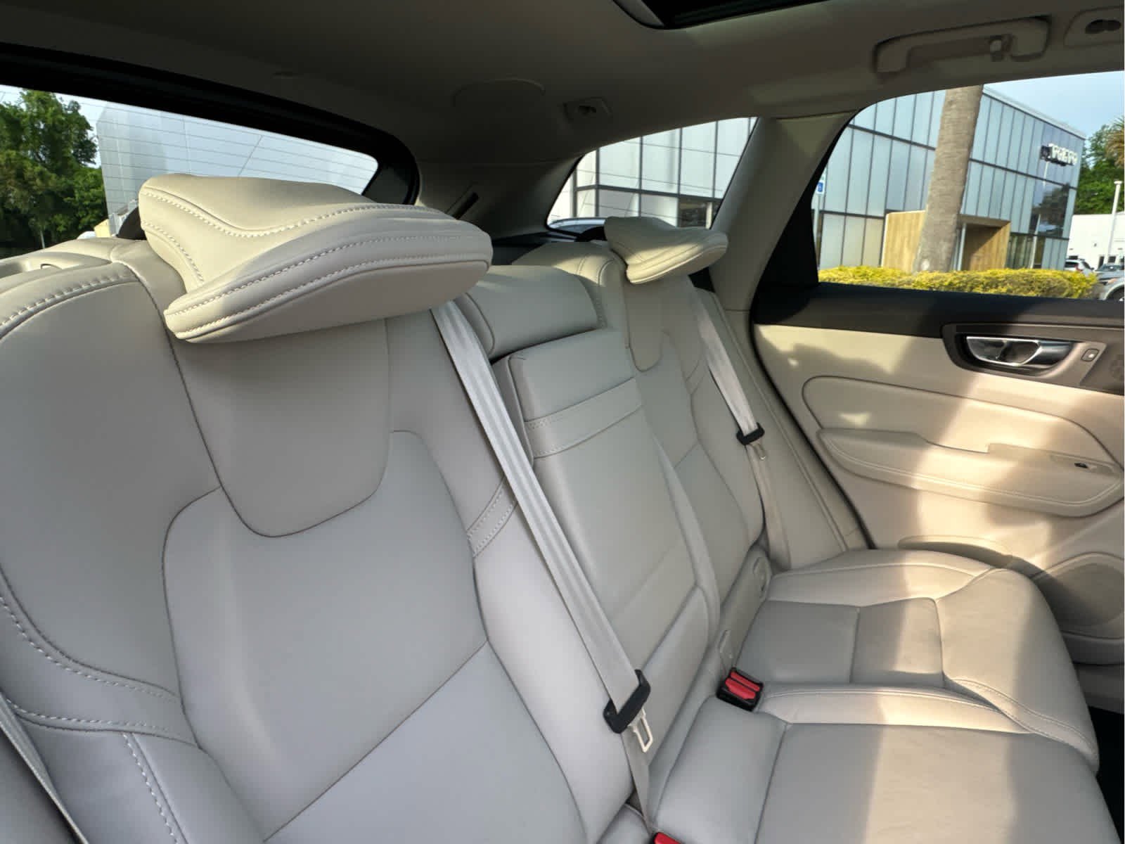 Used 2022 Volvo XC60 B5 Inscription w/ Protection Package Premier image 30