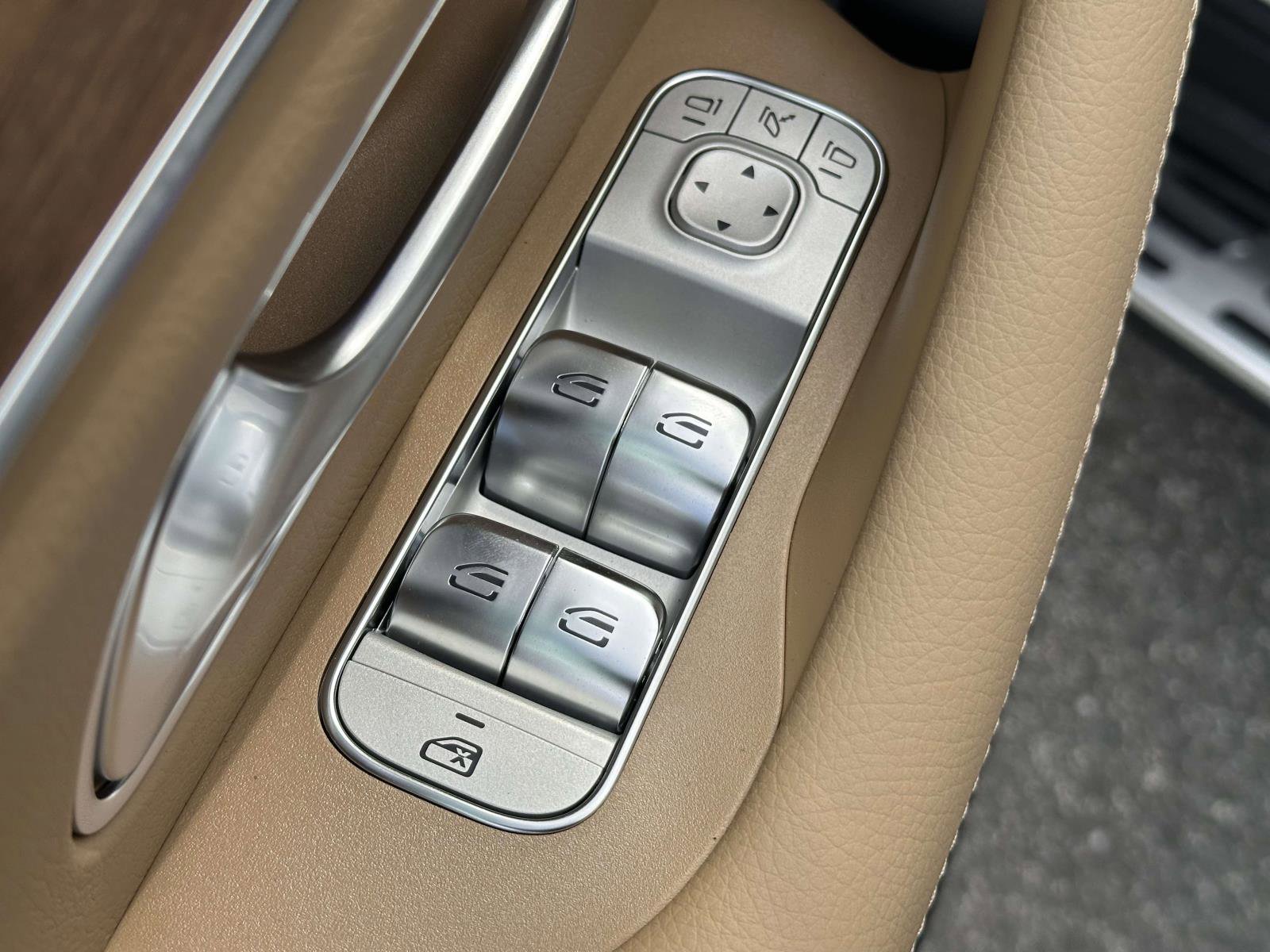 New 2026 Mercedes-Benz GLS 450 4MATIC image 12