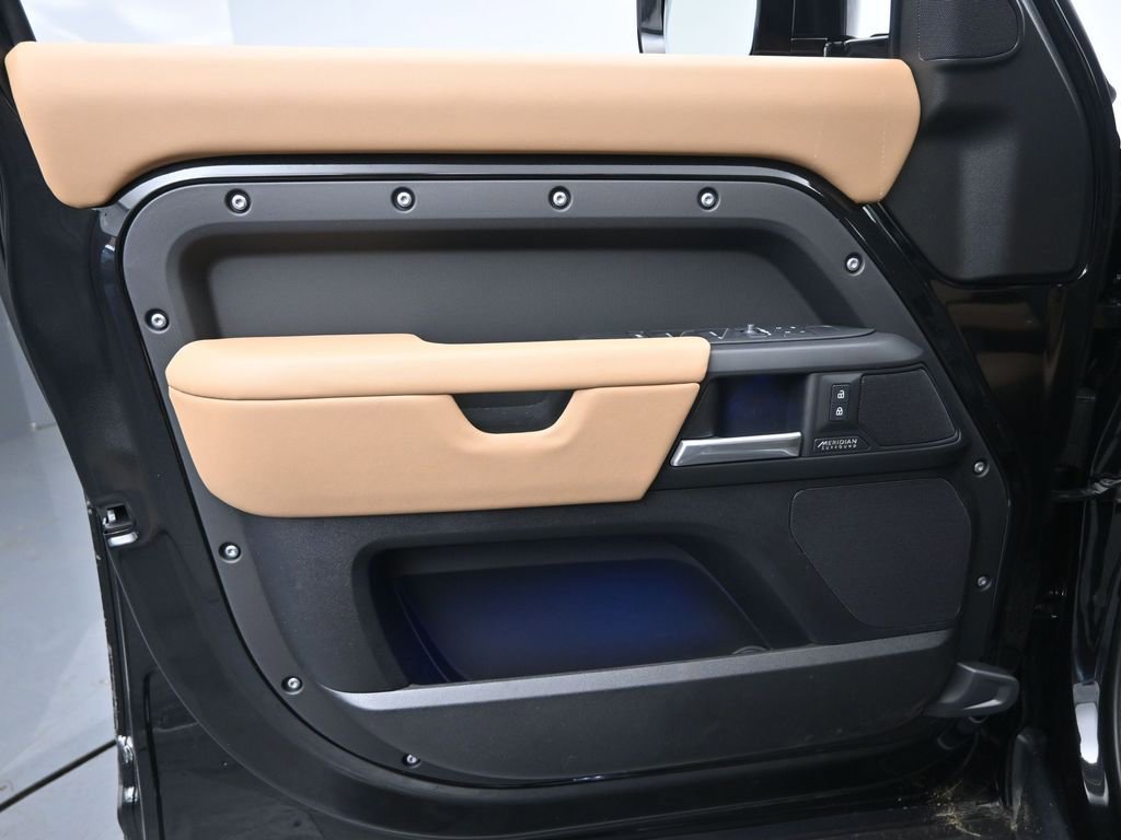 Used 2026 Land Rover Defender 110 X-Dynamic SE image 27