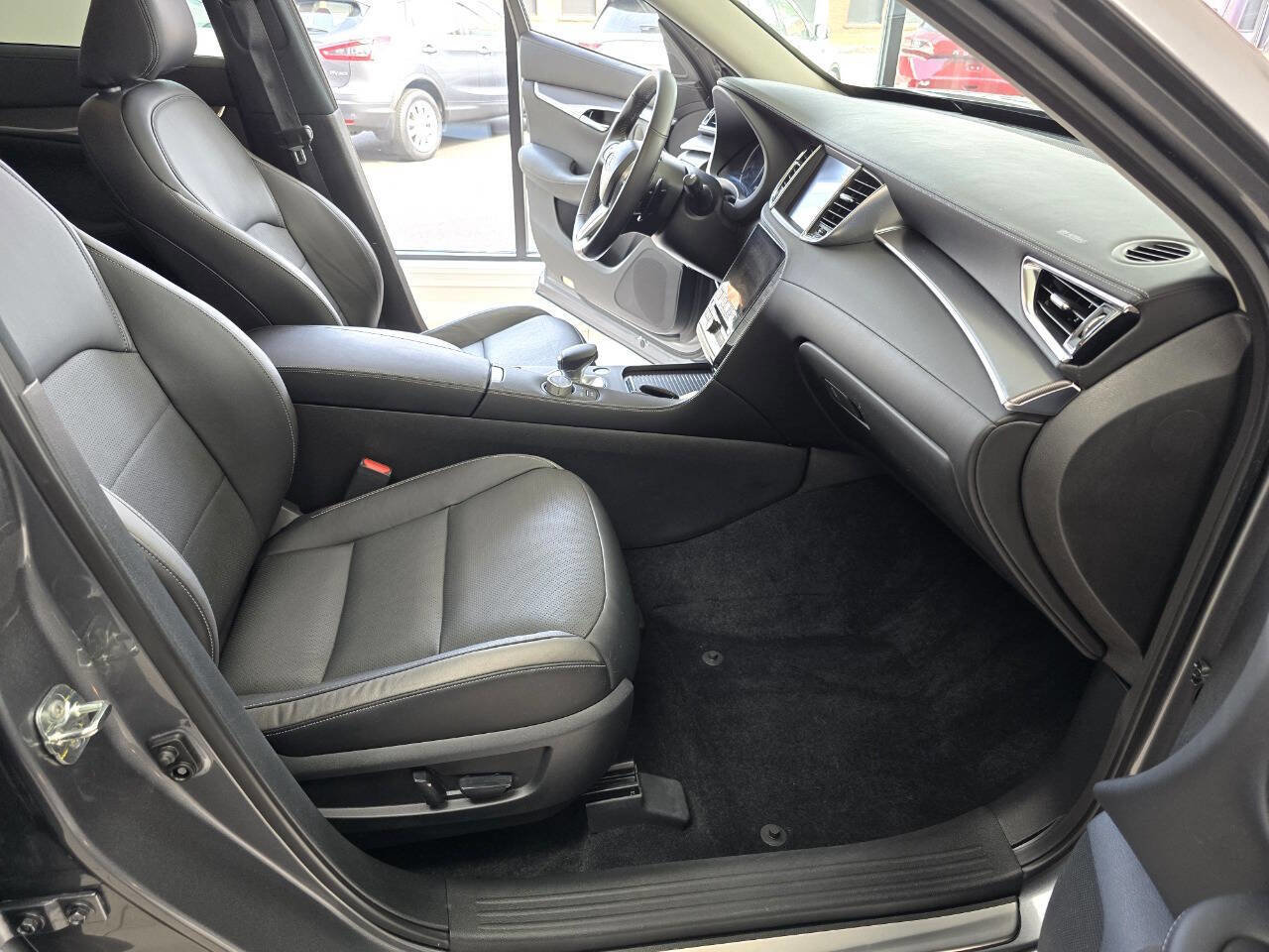 Used 2022 INFINITI QX50 Luxe image 21