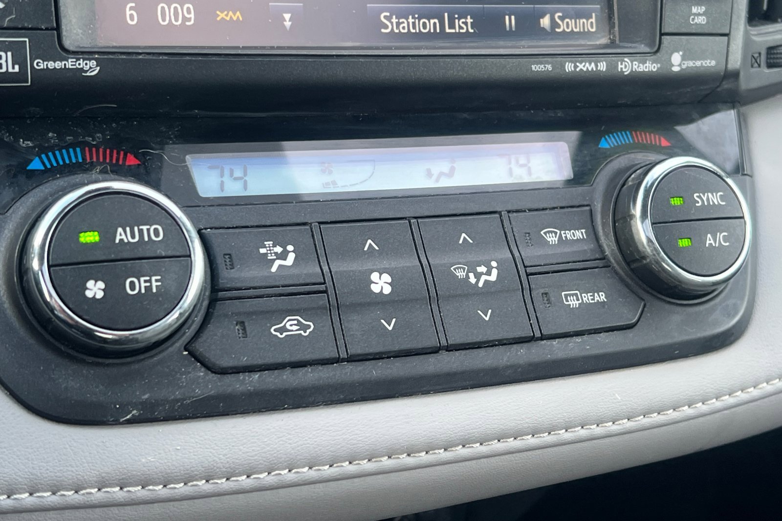 Used 2017 Toyota RAV4 Limited w/ Advanced Technology Package image 17