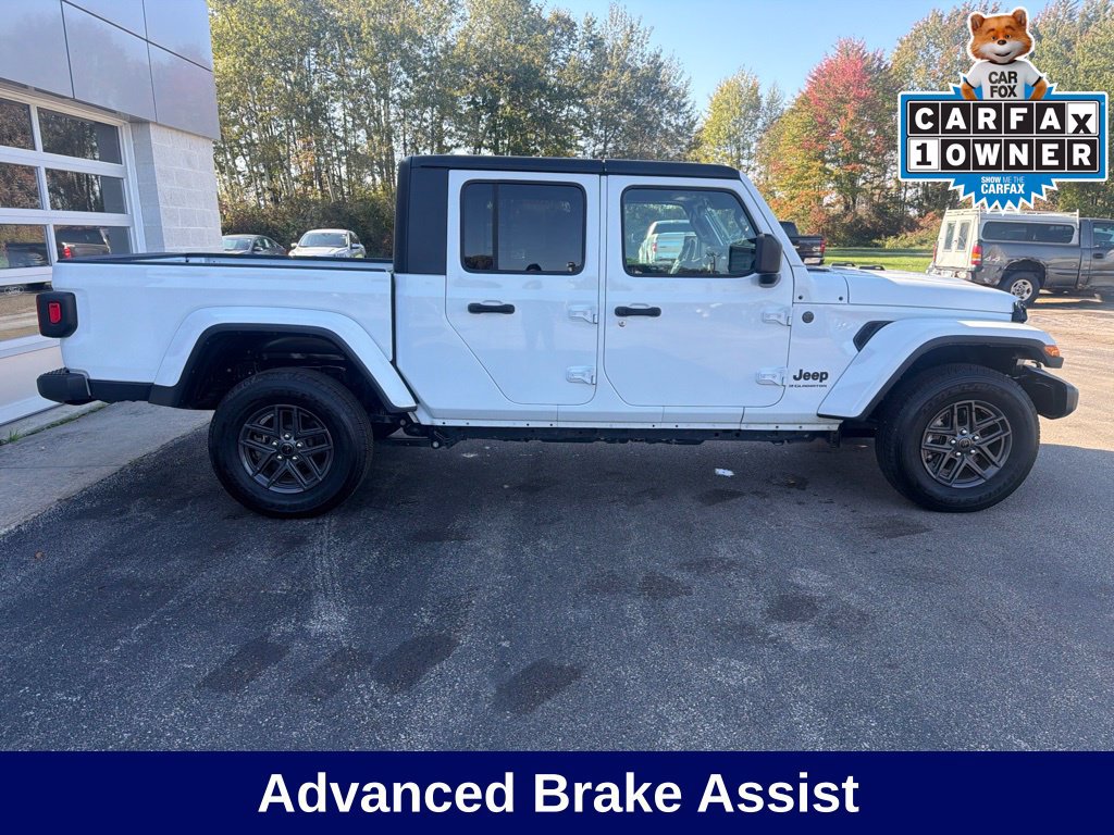 Used 2024 Jeep Gladiator Sport AWD/4WD image 8
