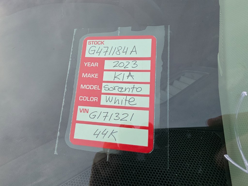Certified 2023 Kia Sorento LX FWD image 10