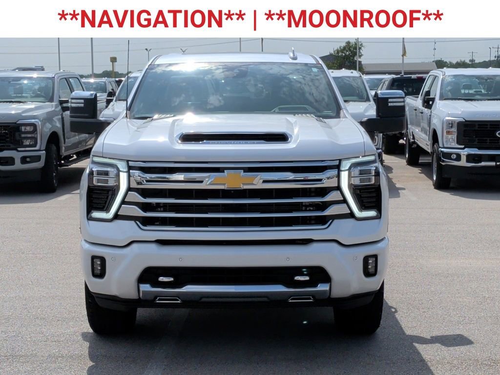Used 2025 Chevrolet Silverado 2500 High Country w/ Technology Package AWD/4WD image 2