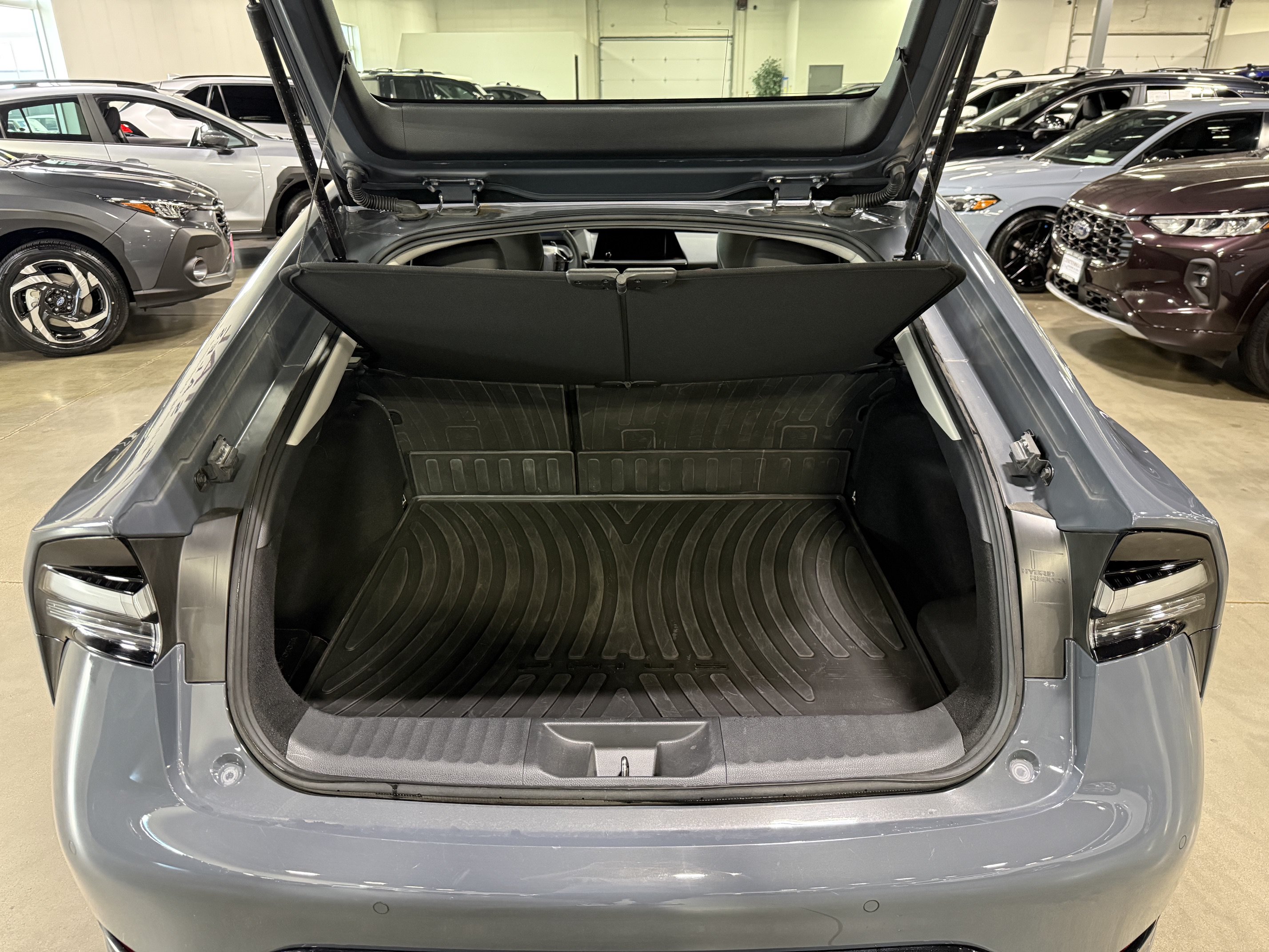 Used 2024 Toyota Prius Prime FWD image 9