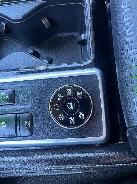 Used 2024 Nissan Pathfinder SV image 42