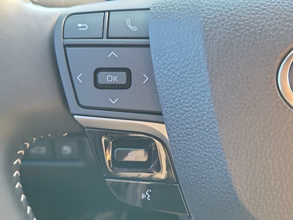 Used 2025 Toyota Camry SE w/ Convenience Package FWD image 26