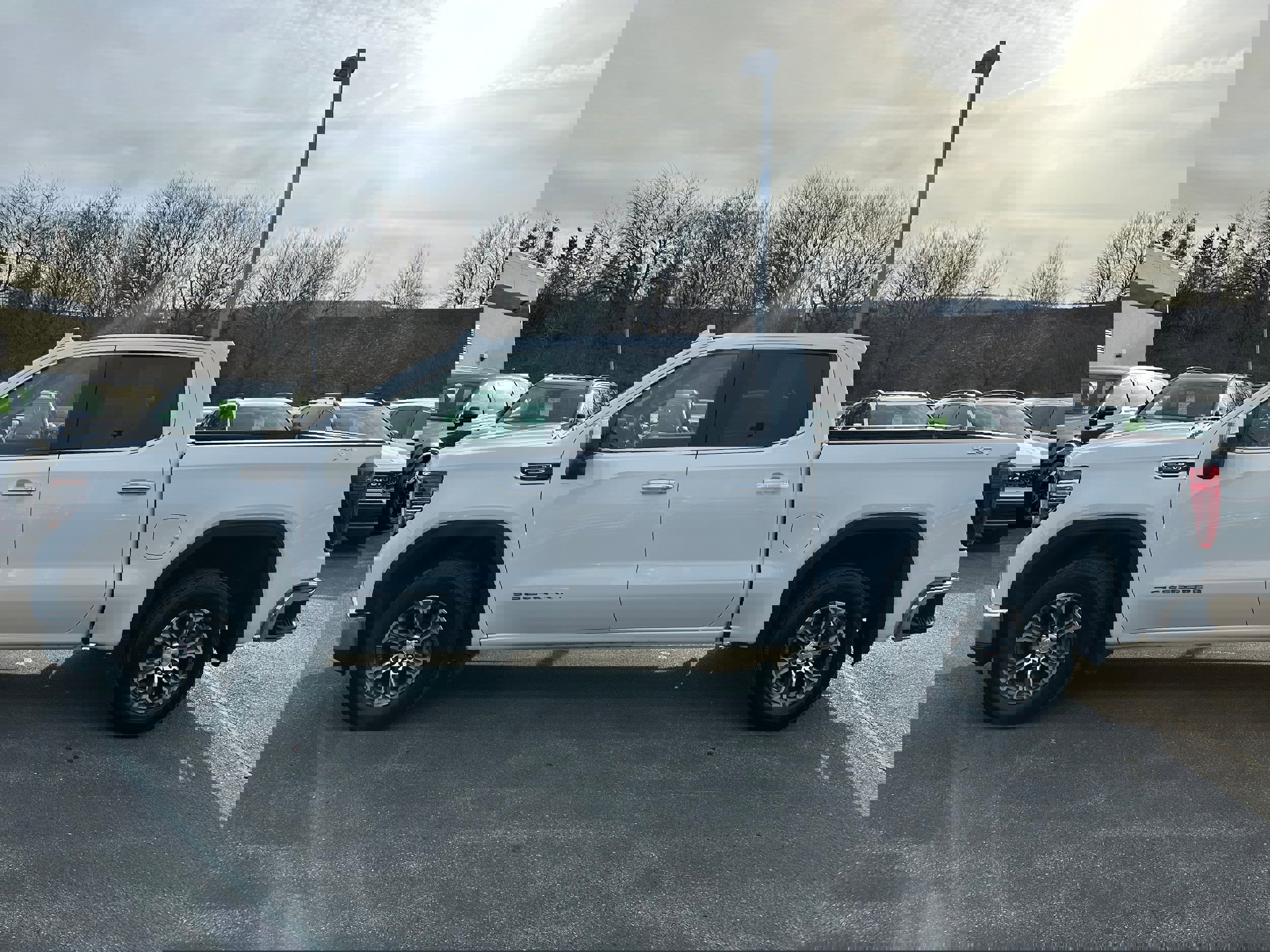 Used 2025 GMC Sierra 1500 SLT image 8