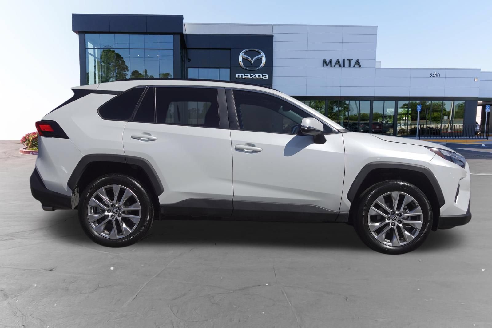 Used 2023 Toyota RAV4 XLE Premium FWD image 2