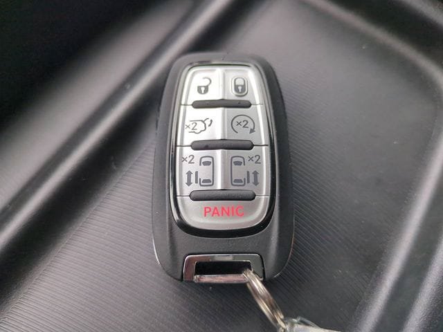 New 2027 Chrysler Pacifica Select FWD image 28