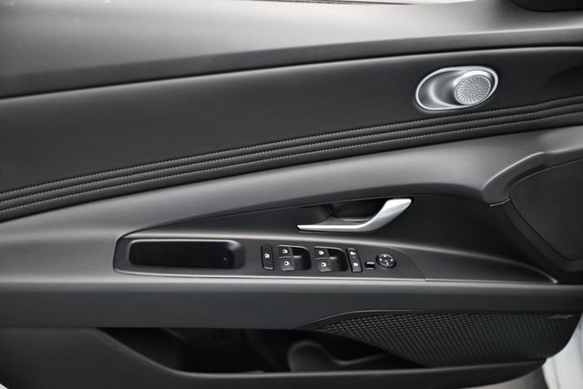New 2026 Hyundai Elantra Limited FWD image 7