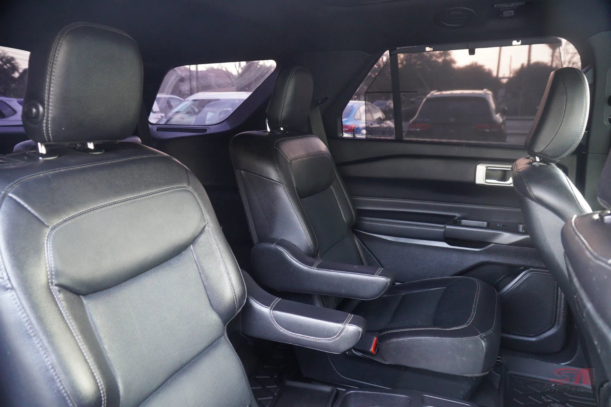 Used 2020 Ford Explorer Limited w/ Class III Trailer Tow Package image 25