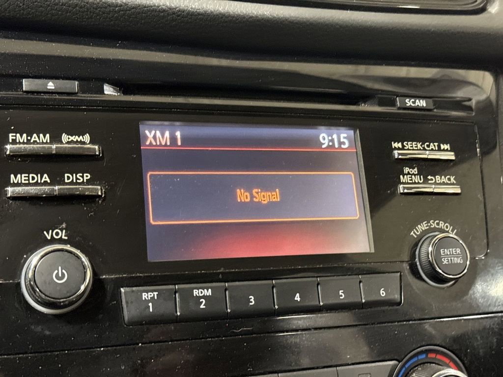 Used 2017 Nissan Rogue S AWD/4WD image 14