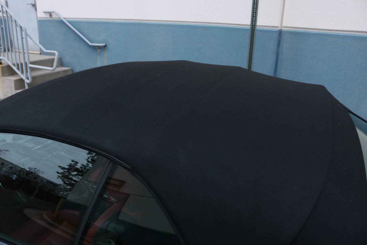 Used 2016 BMW M235i Convertible image 9