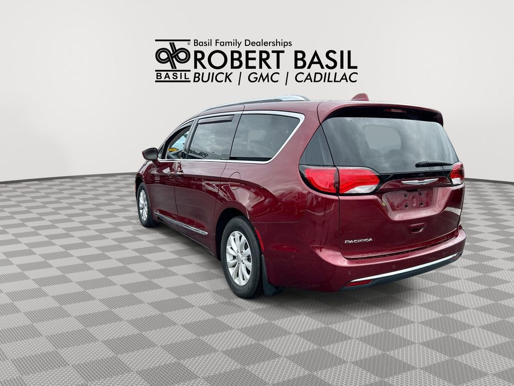 Used 2019 Chrysler Pacifica Touring-L w/ Advanced Safetytec Group FWD image 6