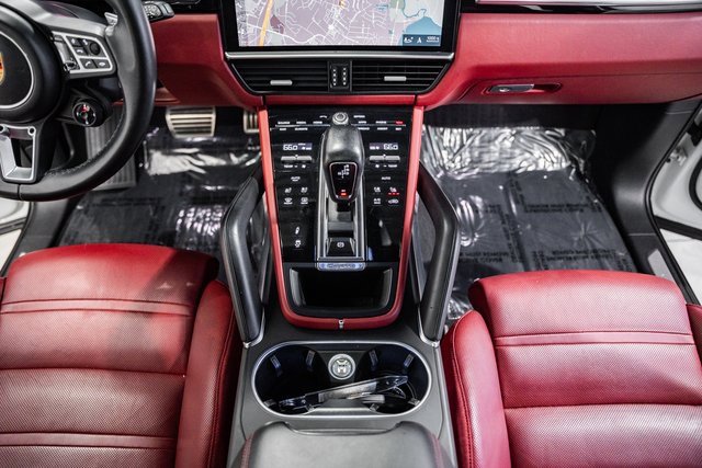 Used 2021 Porsche Cayenne Turbo image 23