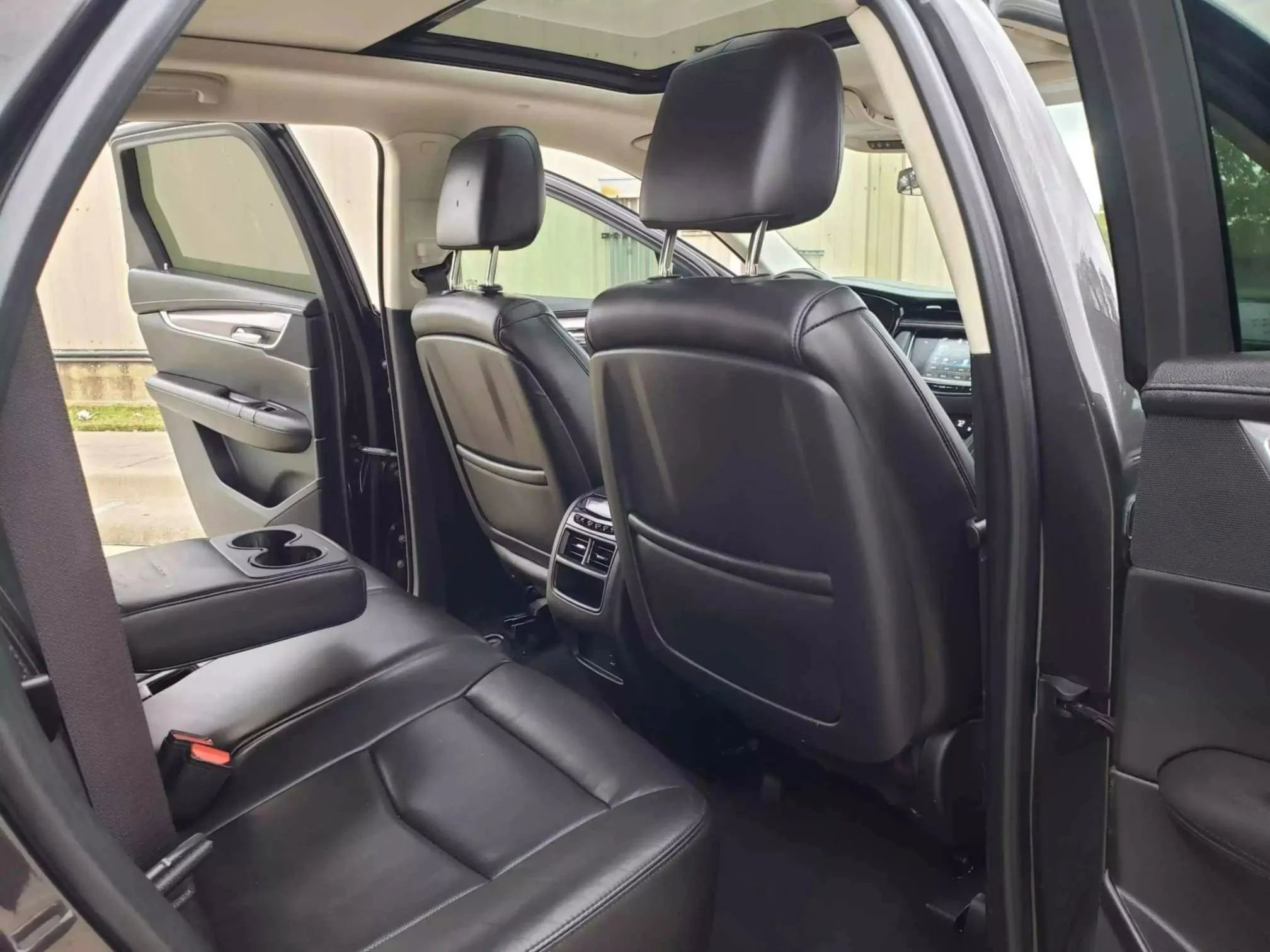 Used 2018 Cadillac XT5 Premium Luxury image 23