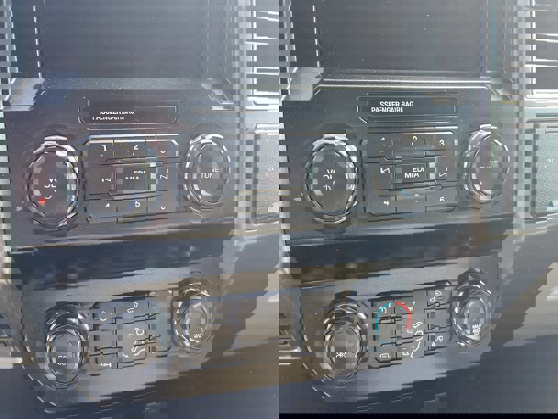 Used 2020 Ford F550 4x4 Crew Cab Super Duty image 18