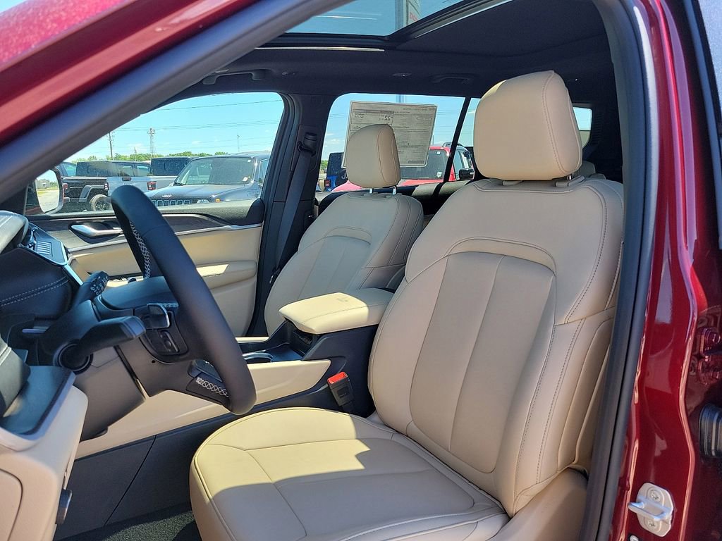 New 2026 Jeep Grand Cherokee L Limited AWD/4WD image 11