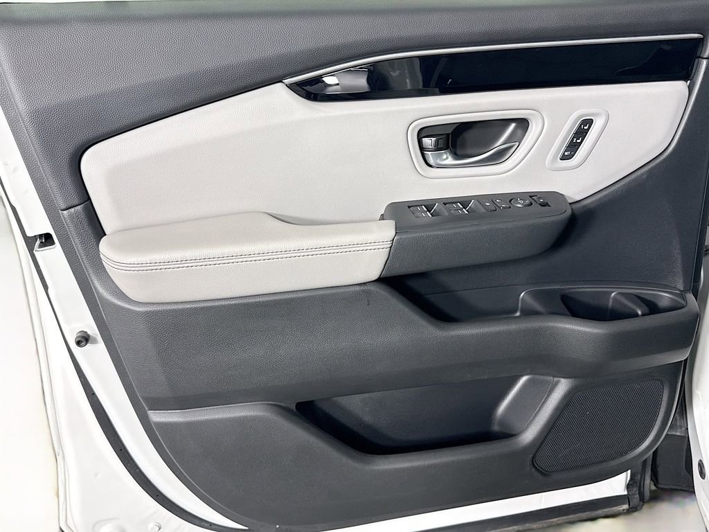 Certified 2025 Honda Pilot EX-L image 27