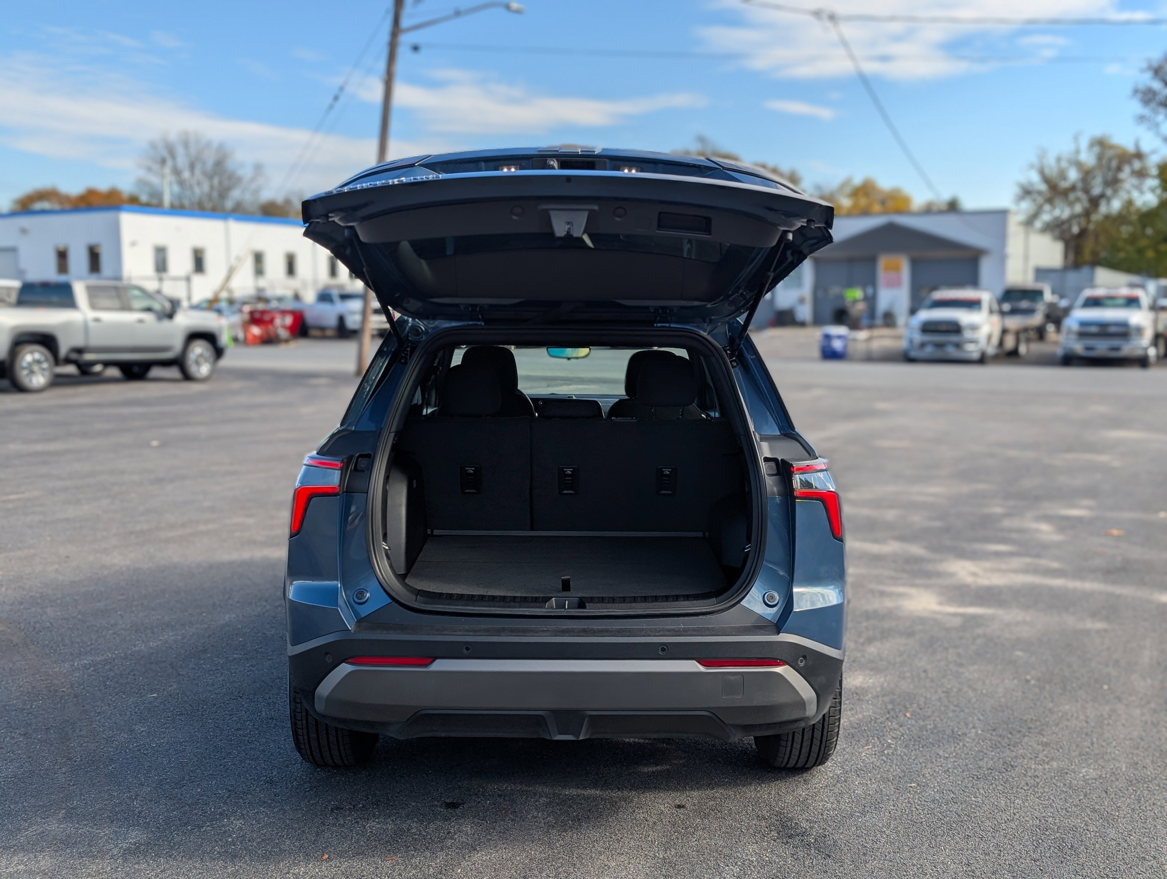 Used 2025 Chevrolet Equinox LT w/ Safety and Technology Package image 35