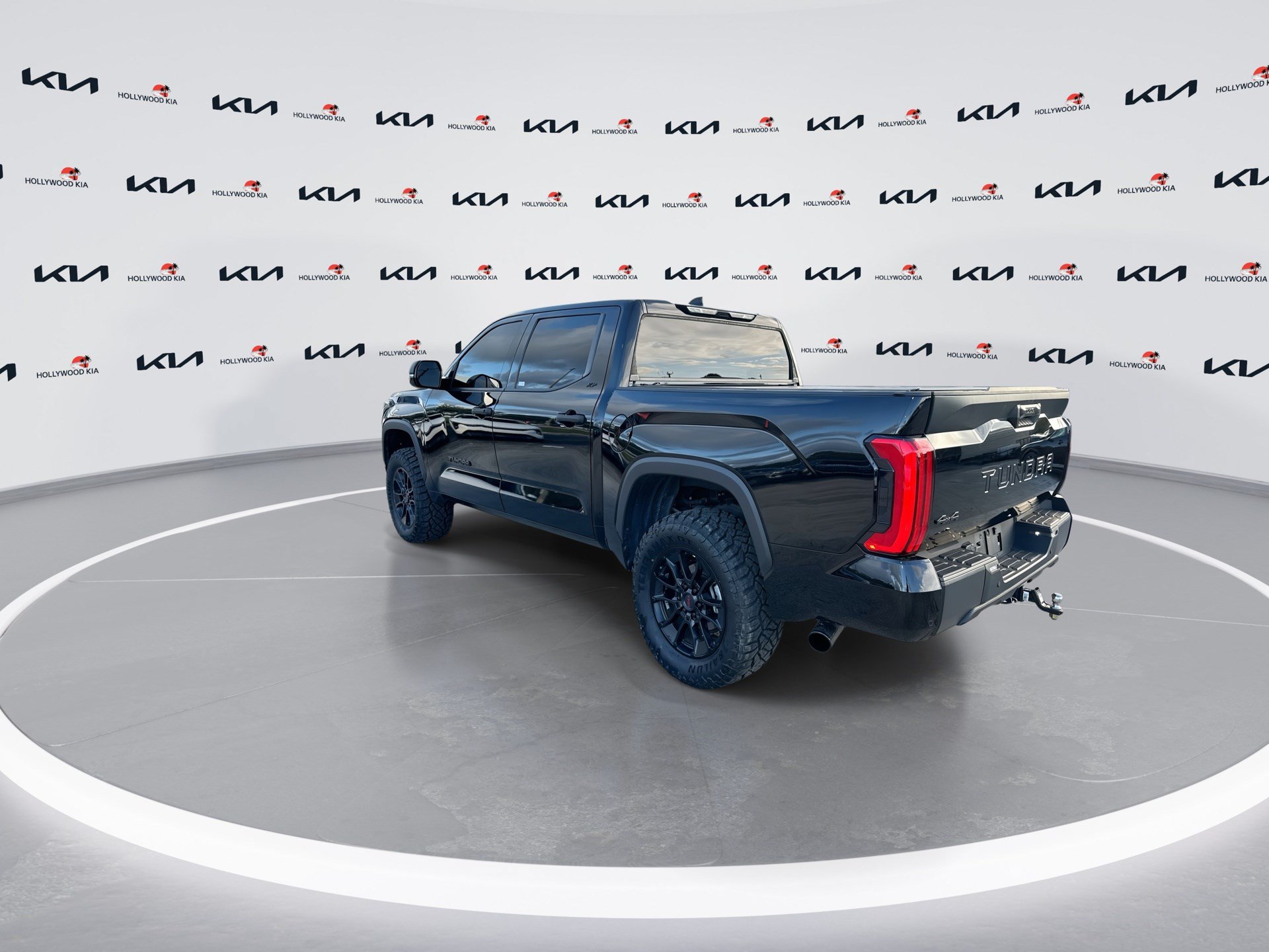 Used 2023 Toyota Tundra SR5 w/ SR5 Convenience Package AWD/4WD image 6