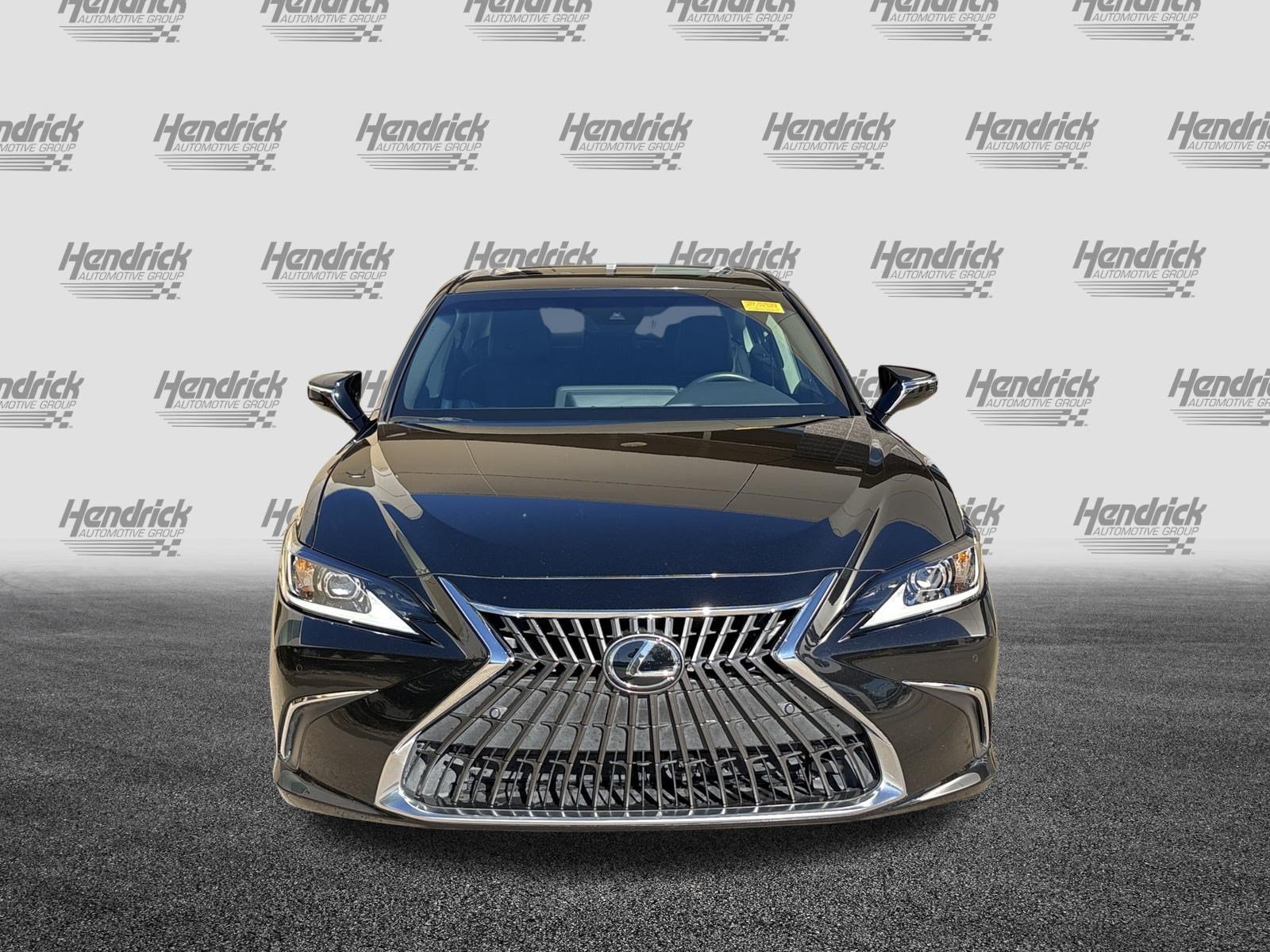 Used 2025 Lexus ES 300h w/ Premium Package FWD image 3