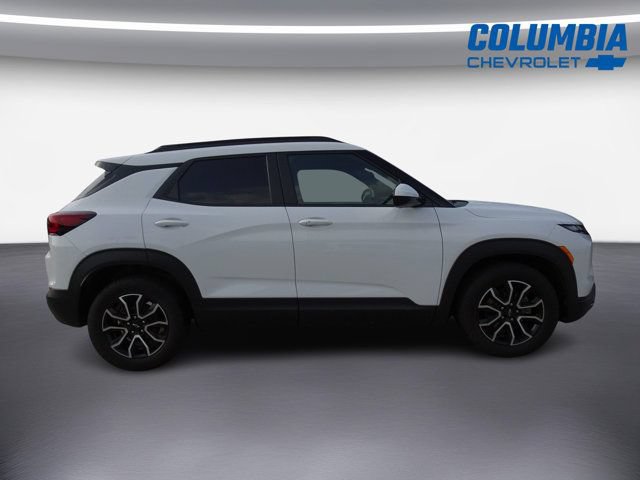 Used 2024 Chevrolet TrailBlazer ACTIV w/ Driver Confidence Package FWD image 2